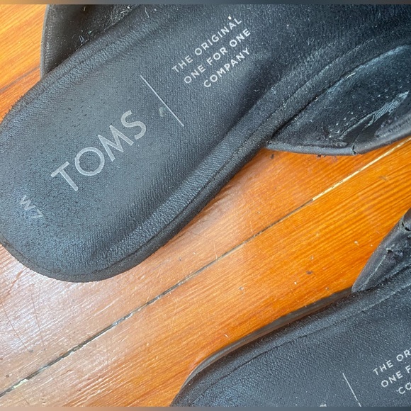 Toms // black flats - Picture 2 of 3